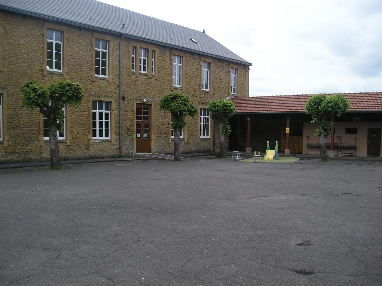COUR